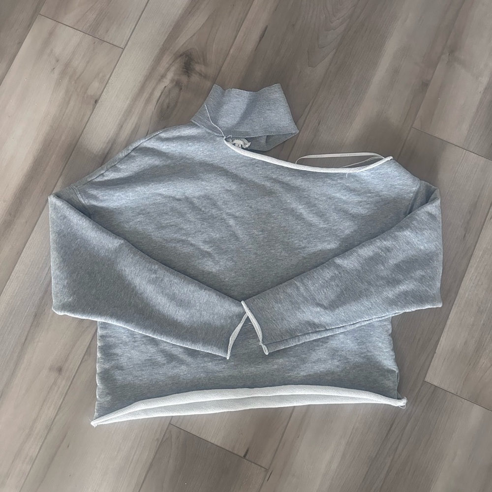 Dance & Marvel Gray Sweatshirt with cold shoulder